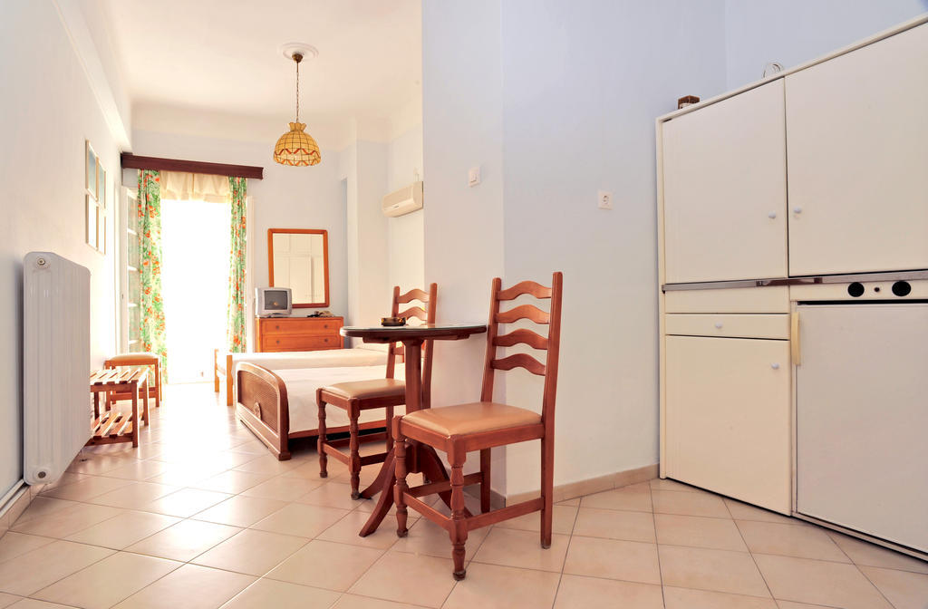 Sea Colours Rooms & Apartments Ermoupoli Bilik gambar