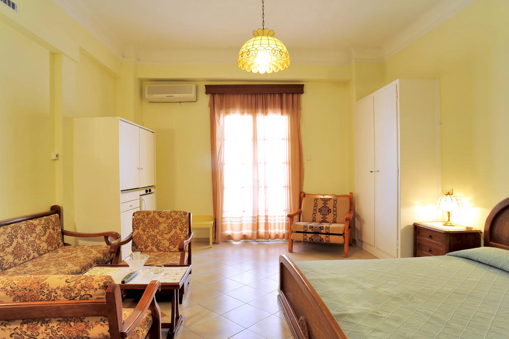 Sea Colours Rooms & Apartments Ermoupoli Bilik gambar