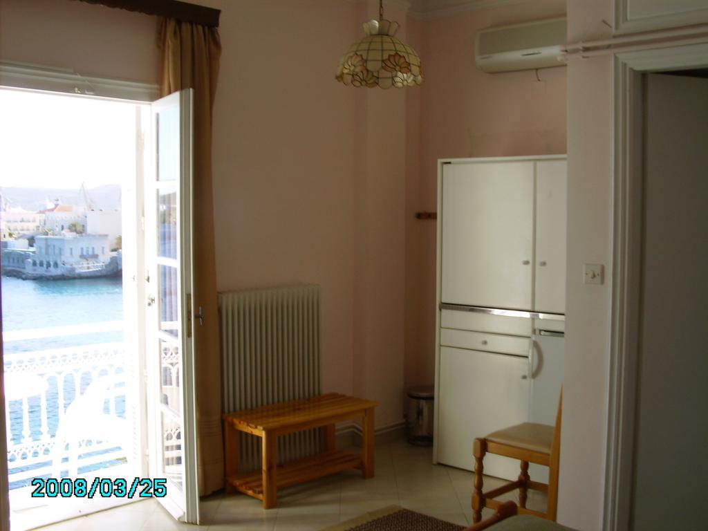 Sea Colours Rooms & Apartments Ermoupoli Bilik gambar